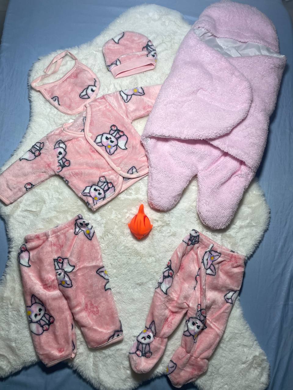 بكج بطانية مع قرونيار 5 قطع + هدية مجانية - الصورة 4